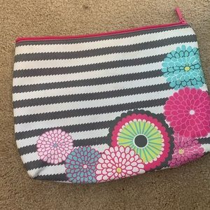 Thirty-One Zipper Pouch in Grey Wave